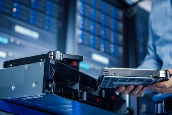 Layanan_0002_Hardware & Server Solutions